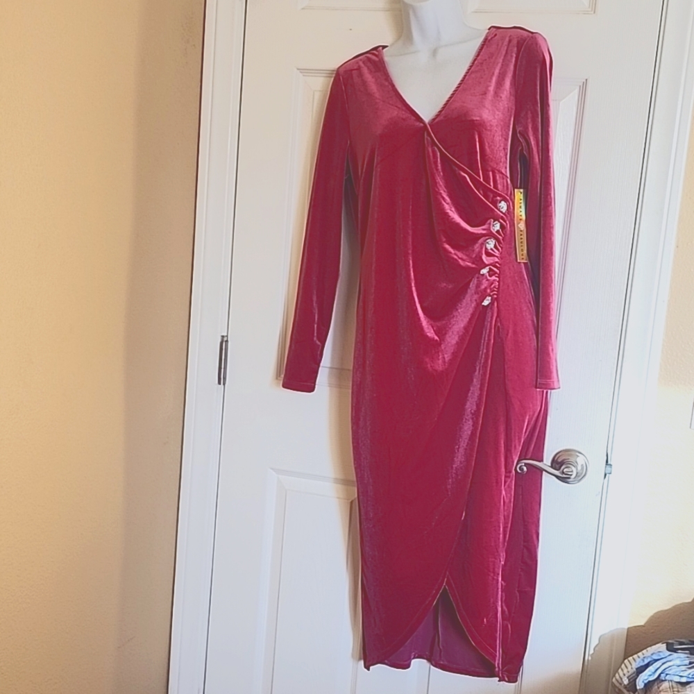 Absolutely Famous velvet dress Size M - 3 item for $20